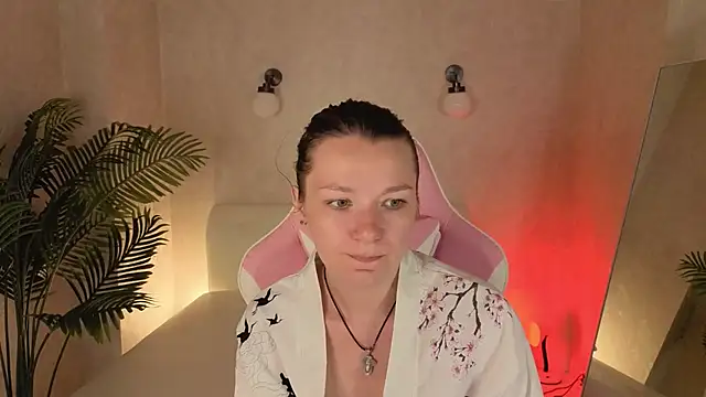 Snapshot of kira_hatti chatting on July 2, 8:53 am kira hatti online show from July 2, 8:53 am