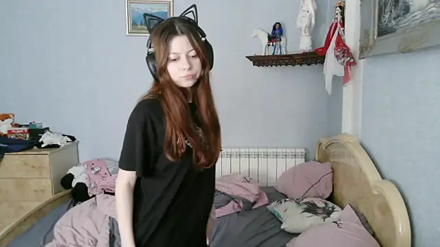 Snapshot of AlessiaViolet chatting on June 11, 9:40 am AlessiaViolet online show from June 11, 9:40 am