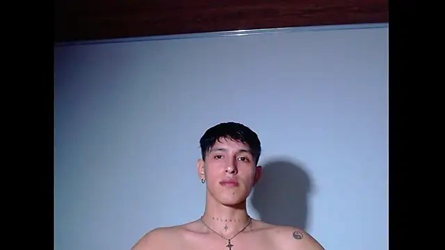 Snapshot of rowanbig chatting on July 9, 3:21 am rowanbig online show from July 9, 3:21 am