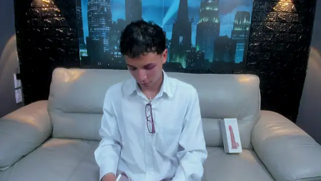 Snapshot of Shadow_Booy chatting on June 3, 7:08 pm Shadow Booy online show from June 3, 7:08 pm