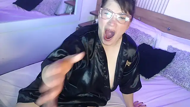 ValentinaGreyy online show from June 27, 12:04 am