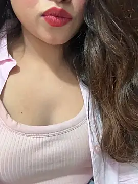 Snapshot of Yours_riya11 chatting on June 3, 4:15 am Yours riya11 online show from June 3, 4:15 am