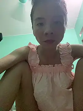 Snapshot of bi_kute9x chatting on June 5, 7:47 am bi kute9x online show from June 5, 7:47 am