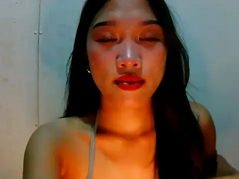 Snapshot of sassy_nicolexxx chatting on June 8, 11:43 am sassy nicolexxx online show from June 8, 11:43 am