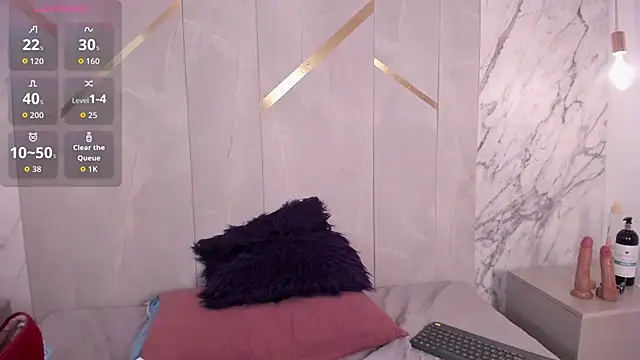 Snapshot of ChloeBelle_ chatting on June 9, 12:17 pm ChloeBelle online show from June 9, 12:17 pm