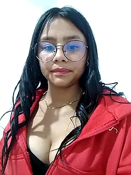 Snapshot of Sofielovee-01 chatting on July 17, 12:50 am Sofielovee-01 online show from July 17, 12:50 am