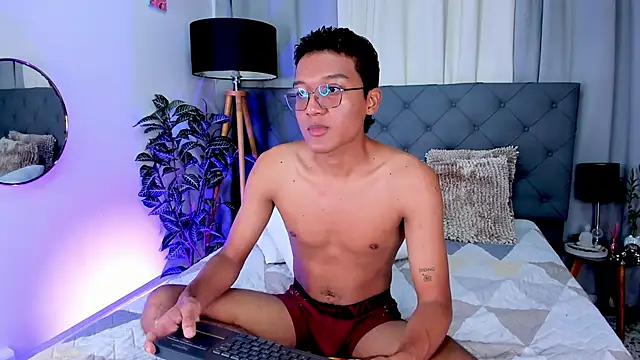 Snapshot of Camilo_Santoss chatting on June 19, 12:53 pm Camilo Santoss online show from June 19, 12:53 pm