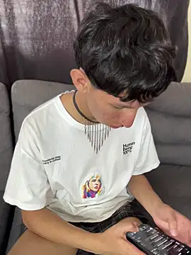 Snapshot of Noah-fire chatting on June 3, 7:41 pm Noah-fire online show from June 3, 7:41 pm