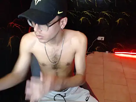 Snapshot of draven_sex chatting on July 26, 8:16 pm draven sex online show from July 26, 8:16 pm