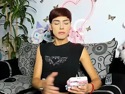 Snapshot of Playboy_andeer chatting on July 17, 7:19 pm Playboy andeer online show from July 17, 7:19 pm