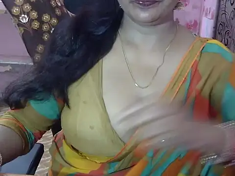 Snapshot of PRIYANKA_023 chatting on June 18, 5:30 am PRIYANKA 023 online show from June 18, 5:30 am