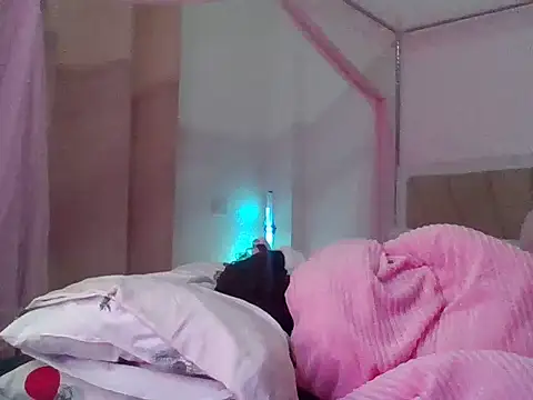 Snapshot of Xannaxx_ chatting on July 15, 3:12 am Xannaxx online show from July 15, 3:12 am
