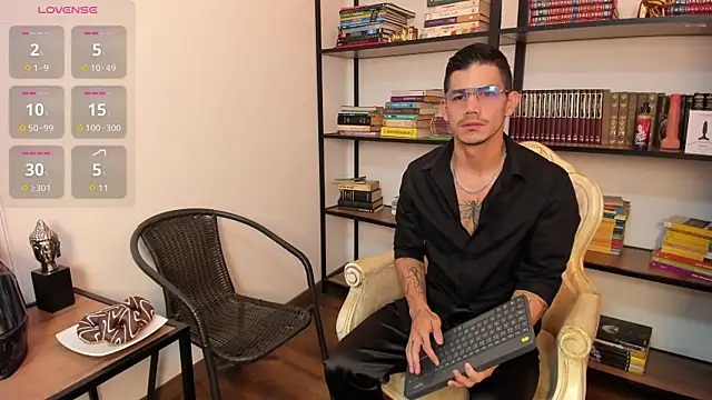 Snapshot of Jared_Cole chatting on July 10, 11:35 am Jared Cole online show from July 10, 11:35 am