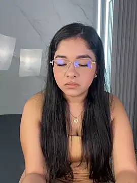 Snapshot of ValentinaLuciana chatting on June 3, 12:52 pm ValentinaLuciana online show from June 3, 12:52 pm
