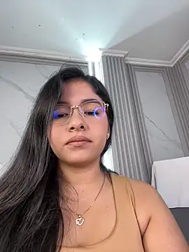 Snapshot of ValentinaLuciana chatting on June 3, 2:33 pm ValentinaLuciana online show from June 3, 2:33 pm