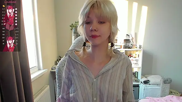 Snapshot of voguecaroline chatting on June 11, 5:44 pm voguecaroline online show from June 11, 5:44 pm