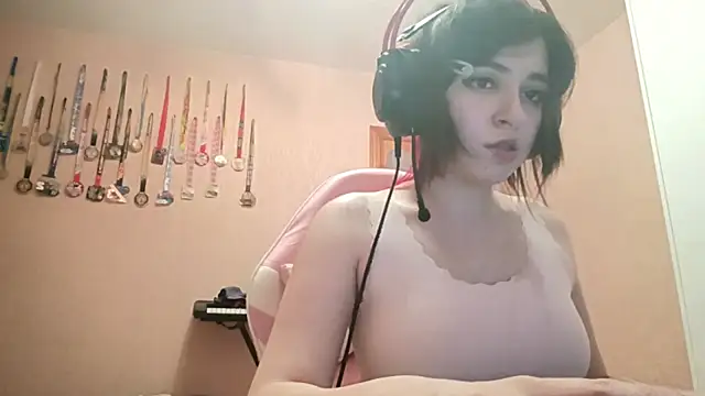 Snapshot of bunnyhoneylovehands chatting on June 23, 10:30 pm bunnyhoneylovehands online show from June 23, 10:30 pm