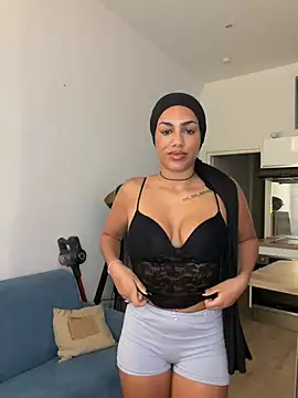 Snapshot of nadiabnssd chatting on July 25, 12:36 pm nadiabnssd online show from July 25, 12:36 pm