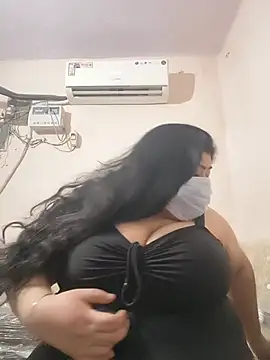 Snapshot of simranjeet_kaur69 chatting on June 14, 11:12 am simranjeet kaur69 online show from June 14, 11:12 am