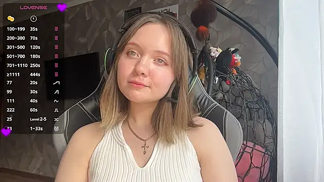 Snapshot of AudriePredmore chatting on June 3, 2:33 pm AudriePredmore online show from June 3, 2:33 pm