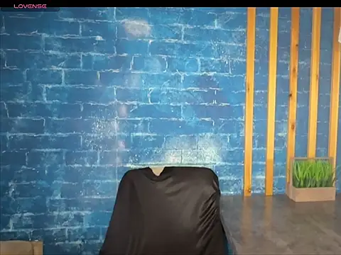 Annbigass online show from June 2, 2:46 am