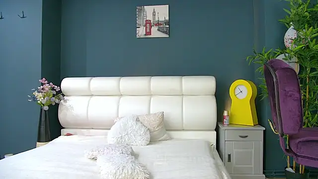 Tiny Tease online show from June 2, 8:00 pm