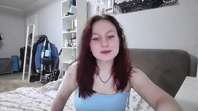 Snapshot of LoiseLovetto chatting on June 10, 6:29 pm LoiseLovetto online show from June 10, 6:29 pm
