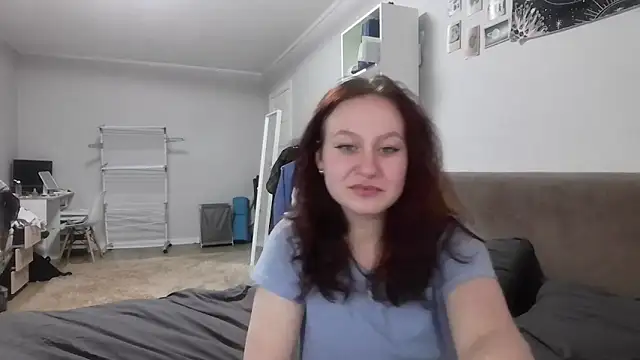 Snapshot of LoiseLovetto chatting on June 19, 4:22 pm LoiseLovetto online show from June 19, 4:22 pm