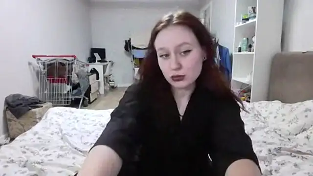 Snapshot of LoiseLovetto chatting on June 24, 5:23 pm LoiseLovetto online show from June 24, 5:23 pm