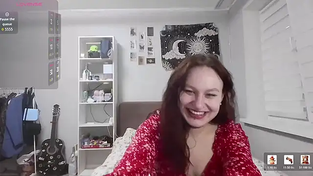 Snapshot of LoiseLovetto chatting on July 4, 4:24 pm LoiseLovetto online show from July 4, 4:24 pm