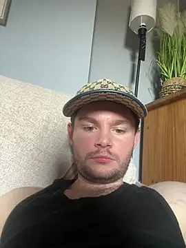 Snapshot of Ronnie153 chatting on June 25, 9:25 am Ronnie153 online show from June 25, 9:25 am