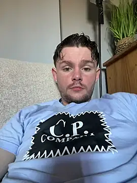 Snapshot of Ronnie153 chatting on June 26, 6:34 pm Ronnie153 online show from June 26, 6:34 pm