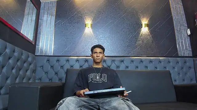 Snapshot of Yoel_Blessed chatting on July 17, 11:17 am Yoel Blessed online show from July 17, 11:17 am