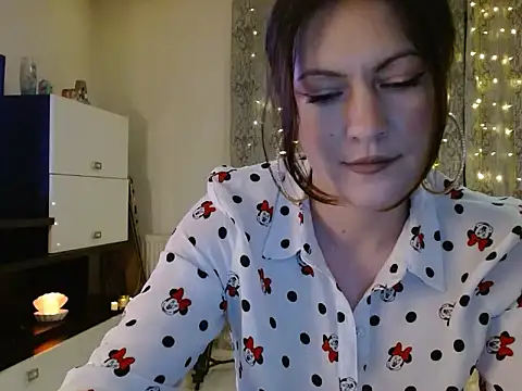 Snapshot of LoraBelle12 chatting on June 3, 7:19 pm LoraBelle12 online show from June 3, 7:19 pm