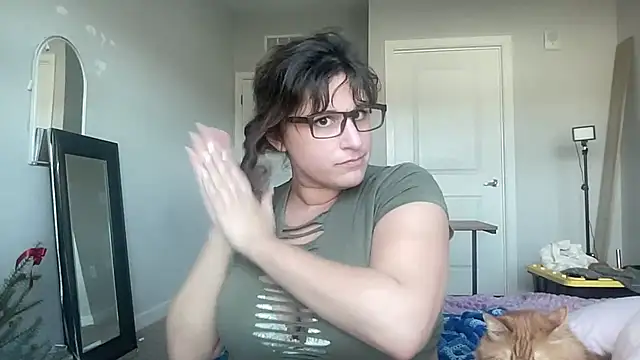 maddiliz online show from December 22, 9:01 pm