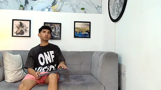 BLONDON BOYS1 online show from June 3, 7:19 pm