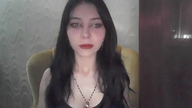 Snapshot of RileyTight chatting on July 6, 8:22 am RileyTight online show from July 6, 8:22 am