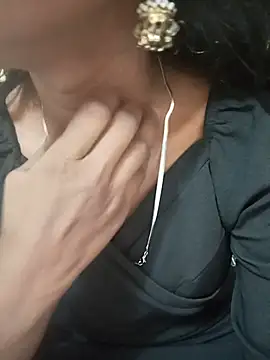 Sexy-Zeenat online show from July 9, 6:50 am