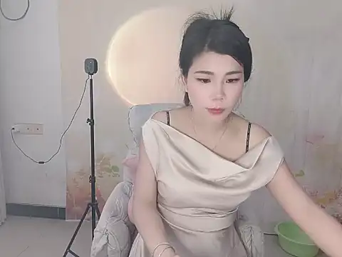 Snapshot of Tina-2026 chatting on June 3, 7:55 am Tina-2026 online show from June 3, 7:55 am