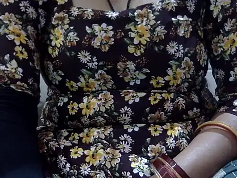 Snapshot of hey_darling_ chatting on June 3, 2:44 pm hey darling online show from June 3, 2:44 pm