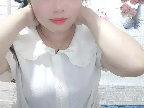 Snapshot of -Site-lee chatting on June 19, 8:29 am -Site-lee online show from June 19, 8:29 am