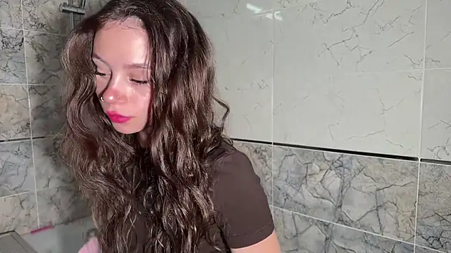 kittyrae online show from July 5, 7:15 am
