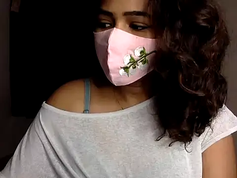 Snapshot of Nisha-moon chatting on July 3, 7:04 am Nisha-moon online show from July 3, 7:04 am