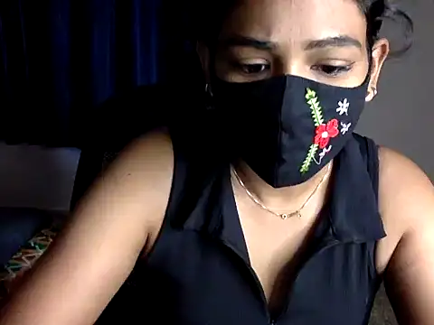 Snapshot of Nisha-moon chatting on July 7, 6:47 am Nisha-moon online show from July 7, 6:47 am