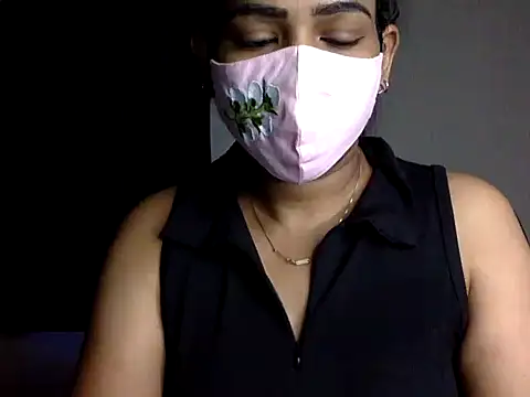 Snapshot of Nisha-moon chatting on July 11, 6:49 am Nisha-moon online show from July 11, 6:49 am