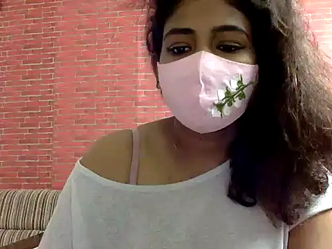 Snapshot of Nisha-moon chatting on July 17, 7:04 am Nisha-moon online show from July 17, 7:04 am