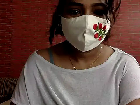 Snapshot of Nisha-moon chatting on July 21, 6:49 am Nisha-moon online show from July 21, 6:49 am