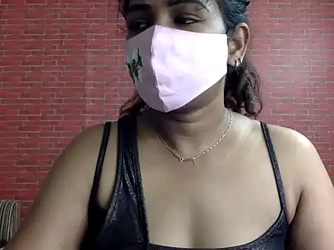Snapshot of Nisha-moon chatting on July 23, 7:39 am Nisha-moon online show from July 23, 7:39 am