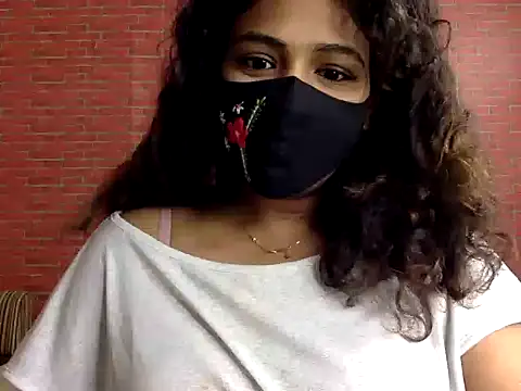 Snapshot of Nisha-moon chatting on August 1, 7:18 am Nisha-moon online show from August 1, 7:18 am