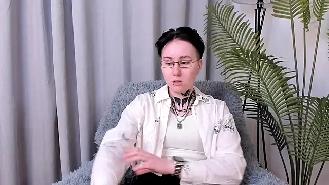 LeonOsbey online show from June 3, 2:08 pm
